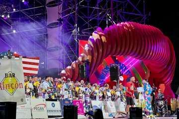 Actuación de la murga teldense Los Nietos de SaryManchez en la segunda fase del concurso carnavalero de la capital grancanaria/FJS Fotografía y TA.
